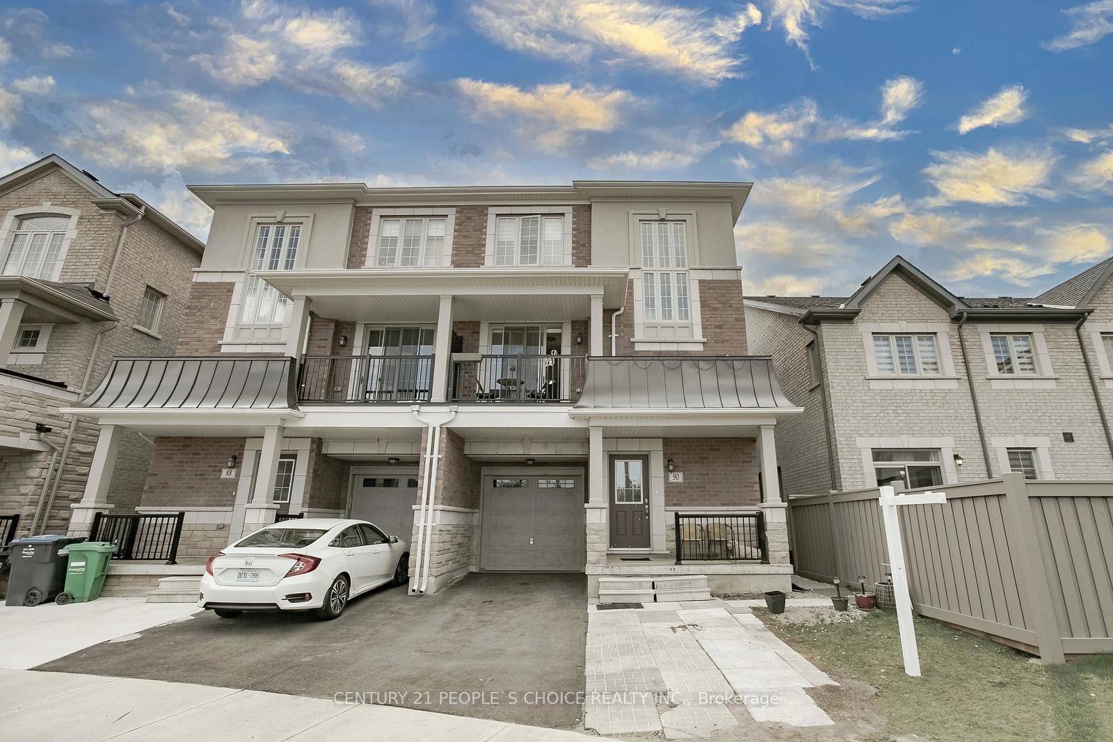 Move in Ready, Beautiful home 3 1 bedroom and 4 washroom, available in credit valley area.