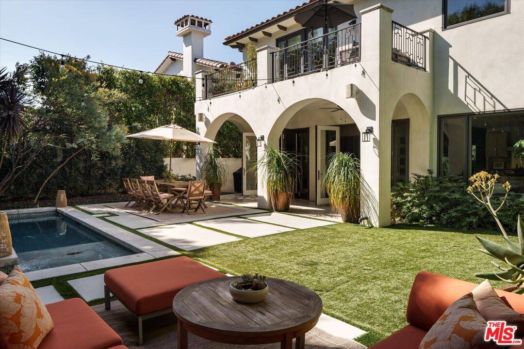 132  N Edinburgh Ave 5.0 Beverly Grove LA