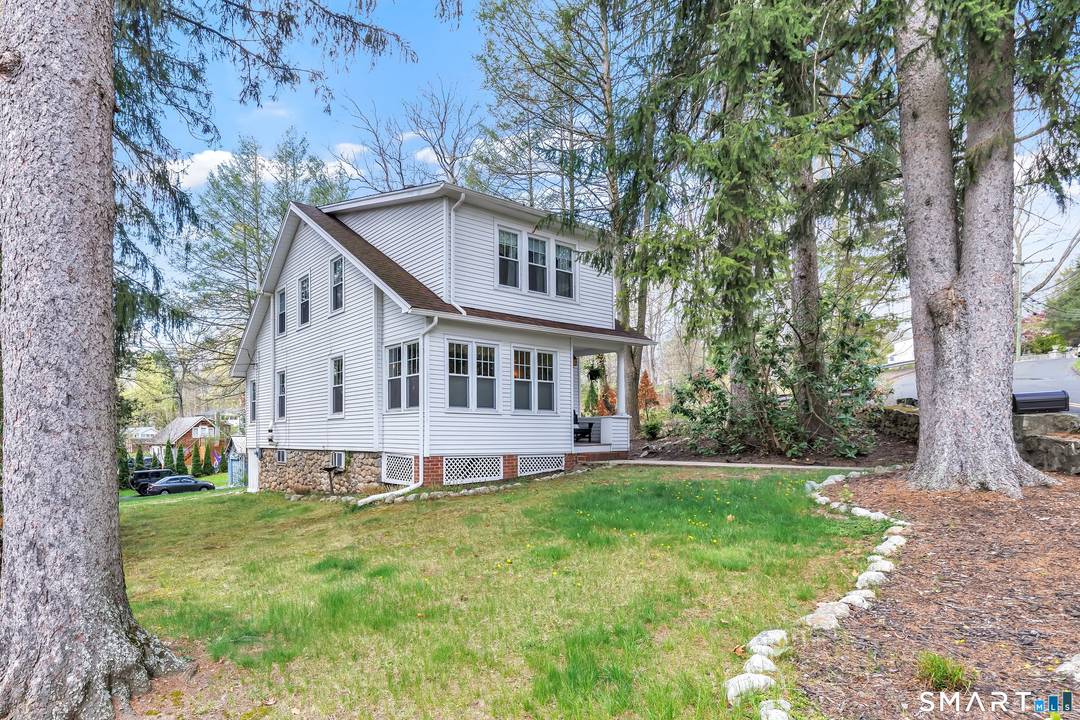 HIGHEST BEST OFFERS BY WEDNESDAY 5 6 26 5 00PM Your dream home awaits picturesque both inside and out.