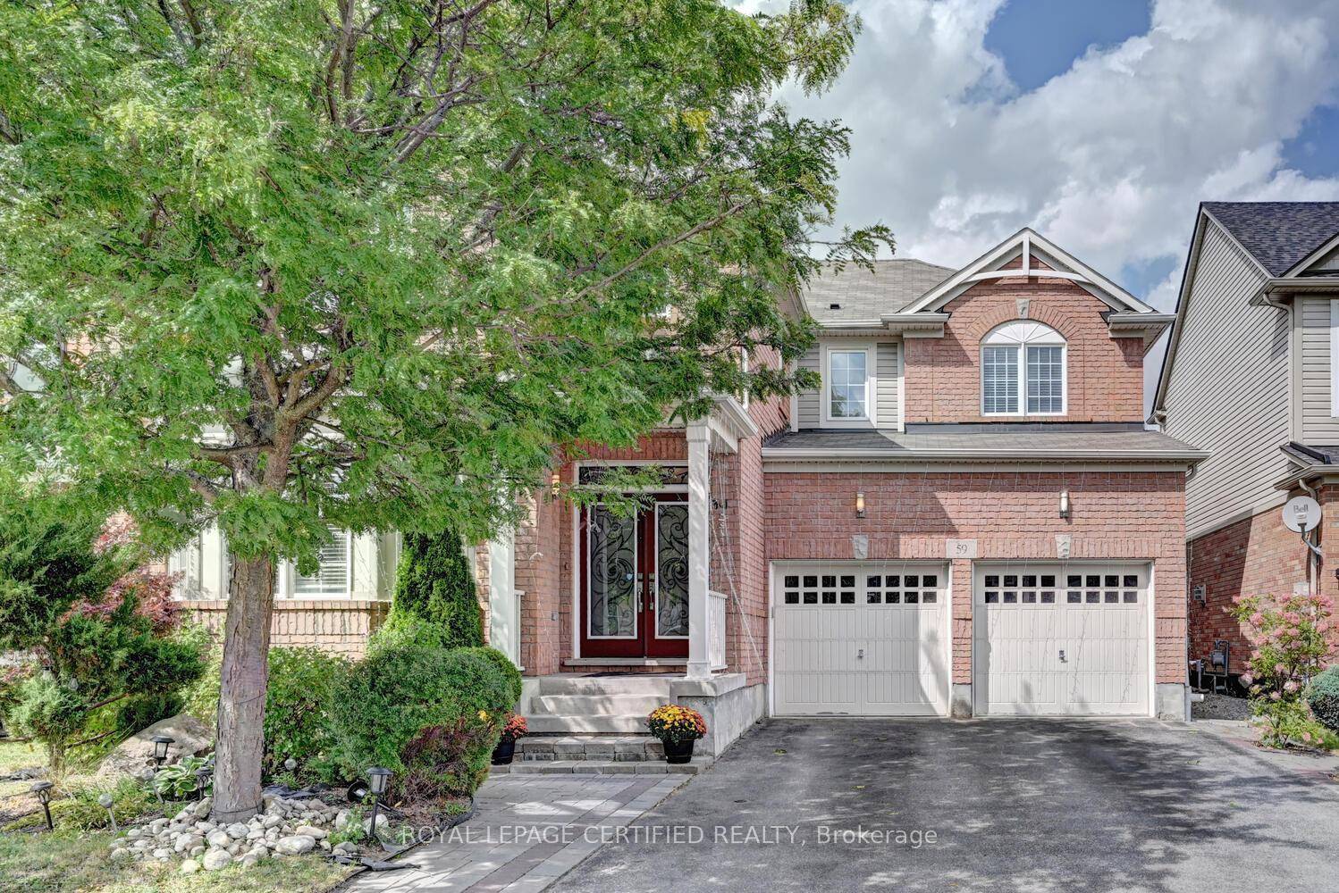 Welcome to 59 Apple Dr., ideally located in the heart of Cambridge.