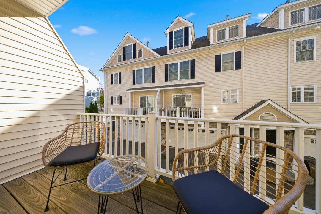 Welcome to 1707 Summer Street where style, comfort, and convenience meet in the heart of Downtown Stamford.