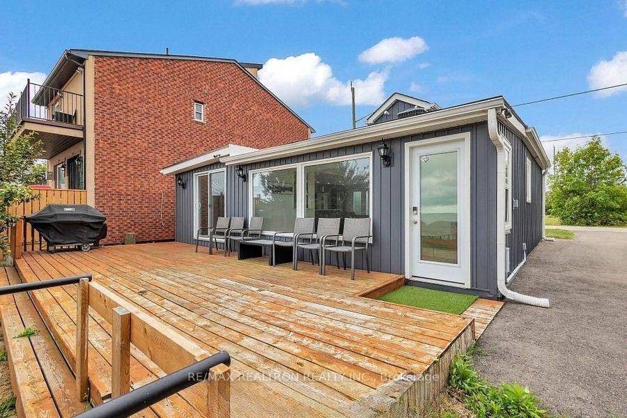 Welcome to 24 Trillium Ave in Hamilton's Winona Stoney Creek area !