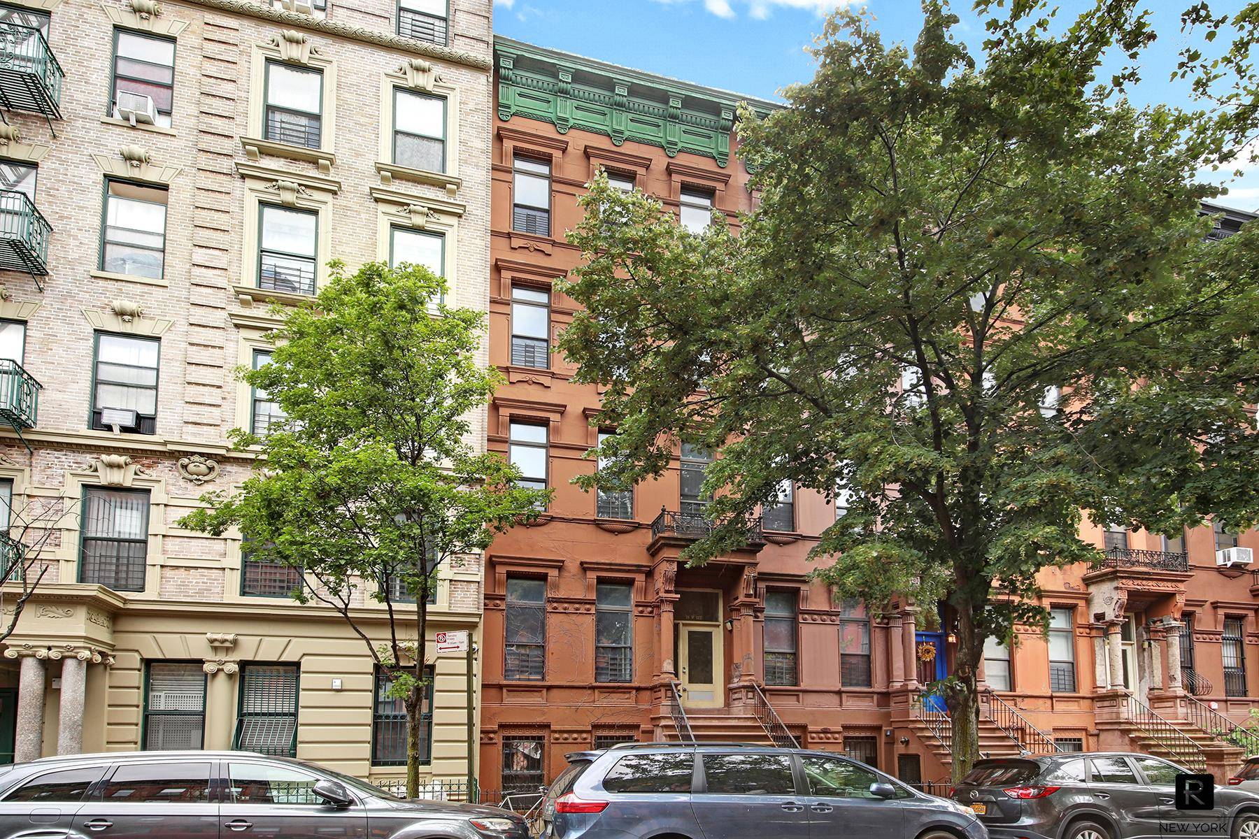 INVESTORS CALL ! ! ! An amazing investment opportunity to own a 4100 sq.