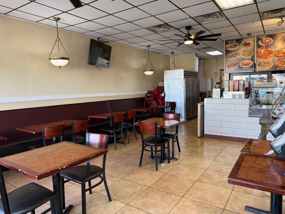 This turnkey pizzeria restaurant, located at 345 Washington Avenue in Brentwood, NY, offers an exceptional opportunity for restaurateurs.