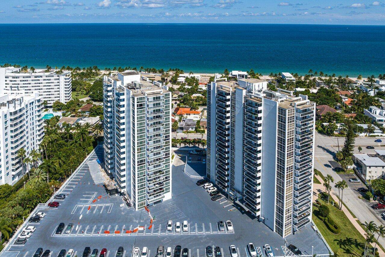 Welcome to this stunning 2 bedroom, 2 bathroom condominium in the heart of Fort Lauderdale, Florida.