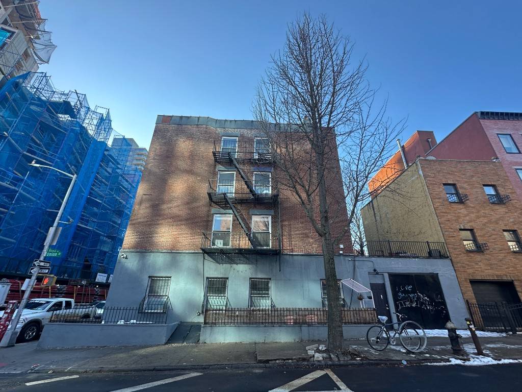 Two adjacent 4 family buildings totaling 8 unitsThe buildings may be purchased separately or asa package, offering scale in a neighborhood withlimited multifamily inventory.