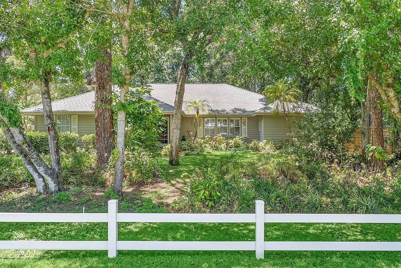 This beautifully updated 3 2 Vero Beach home has a split floor plan plus 2 living areas located in a quiet, high sought out neighborhood.