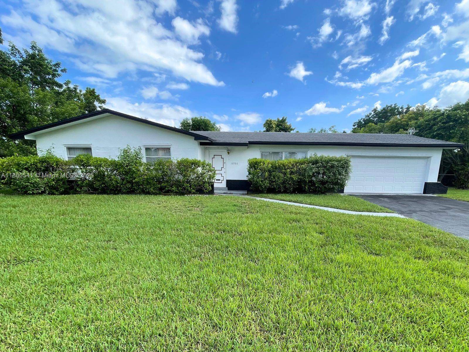 Welcome to Oakland Acres, where you ll find this spacious 4 bedroom home with 3 full baths.