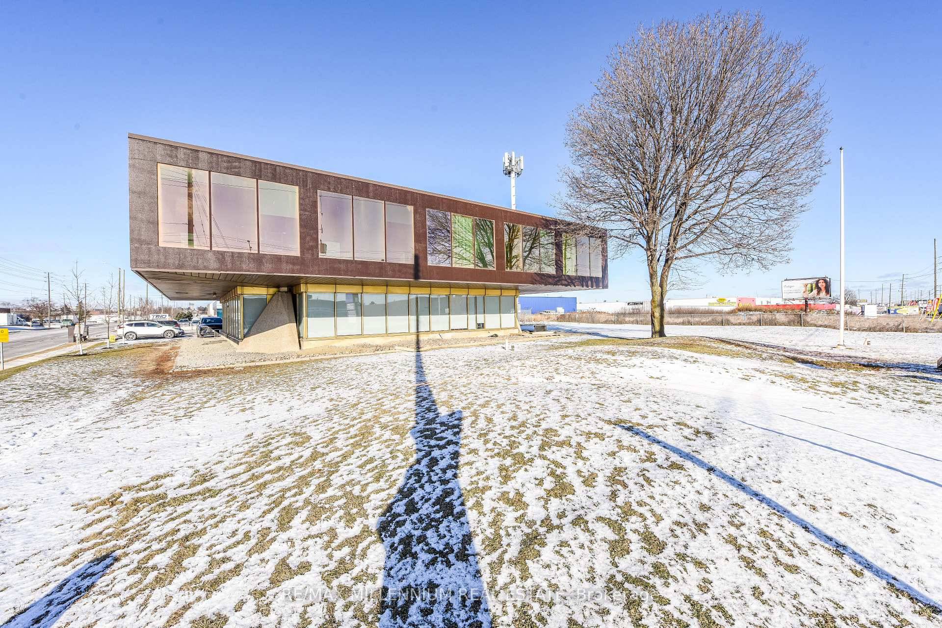 ! Prime Location ! ! Fully Professional Office Building !