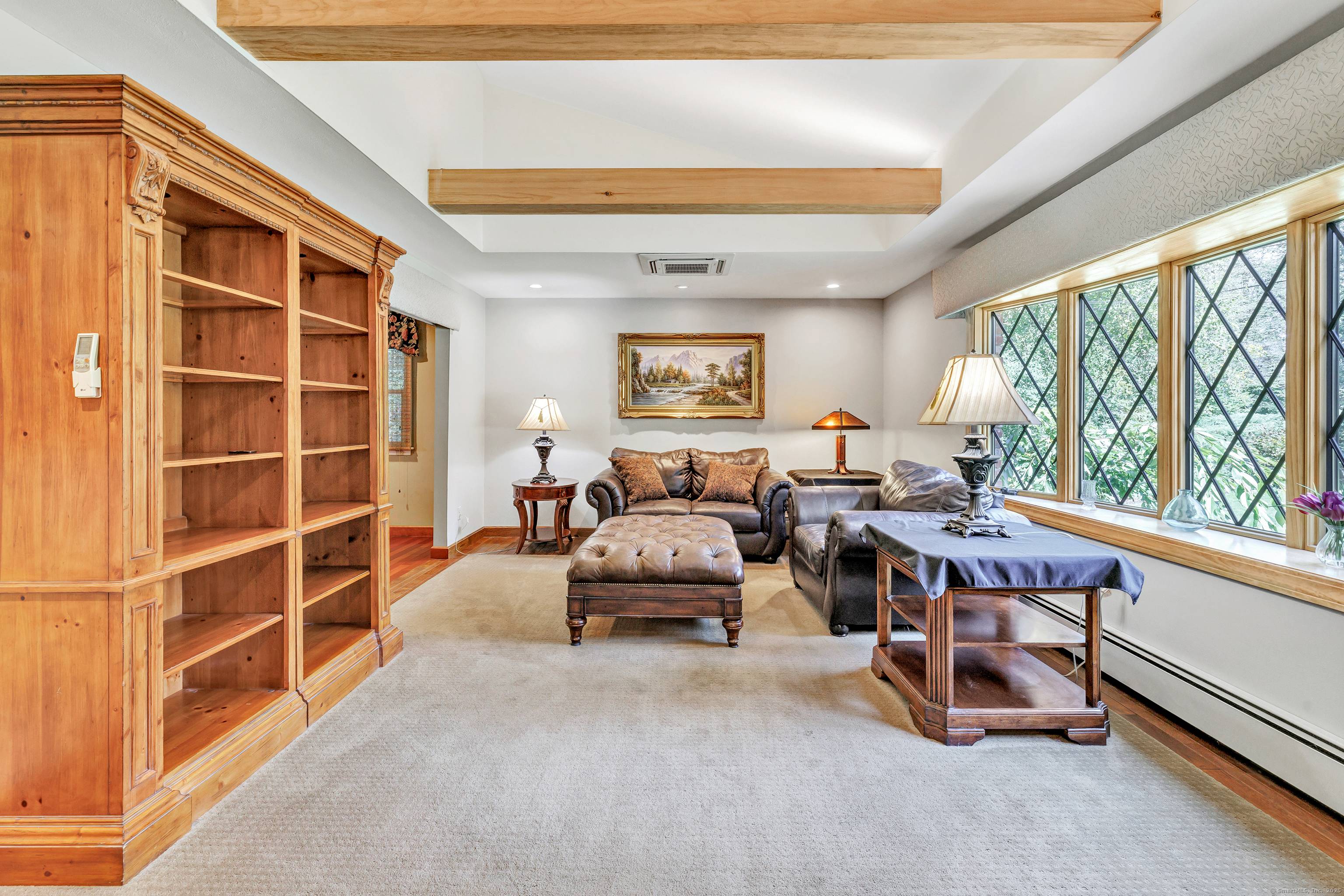 This beautifully maintained 3 bedroom, 2.
