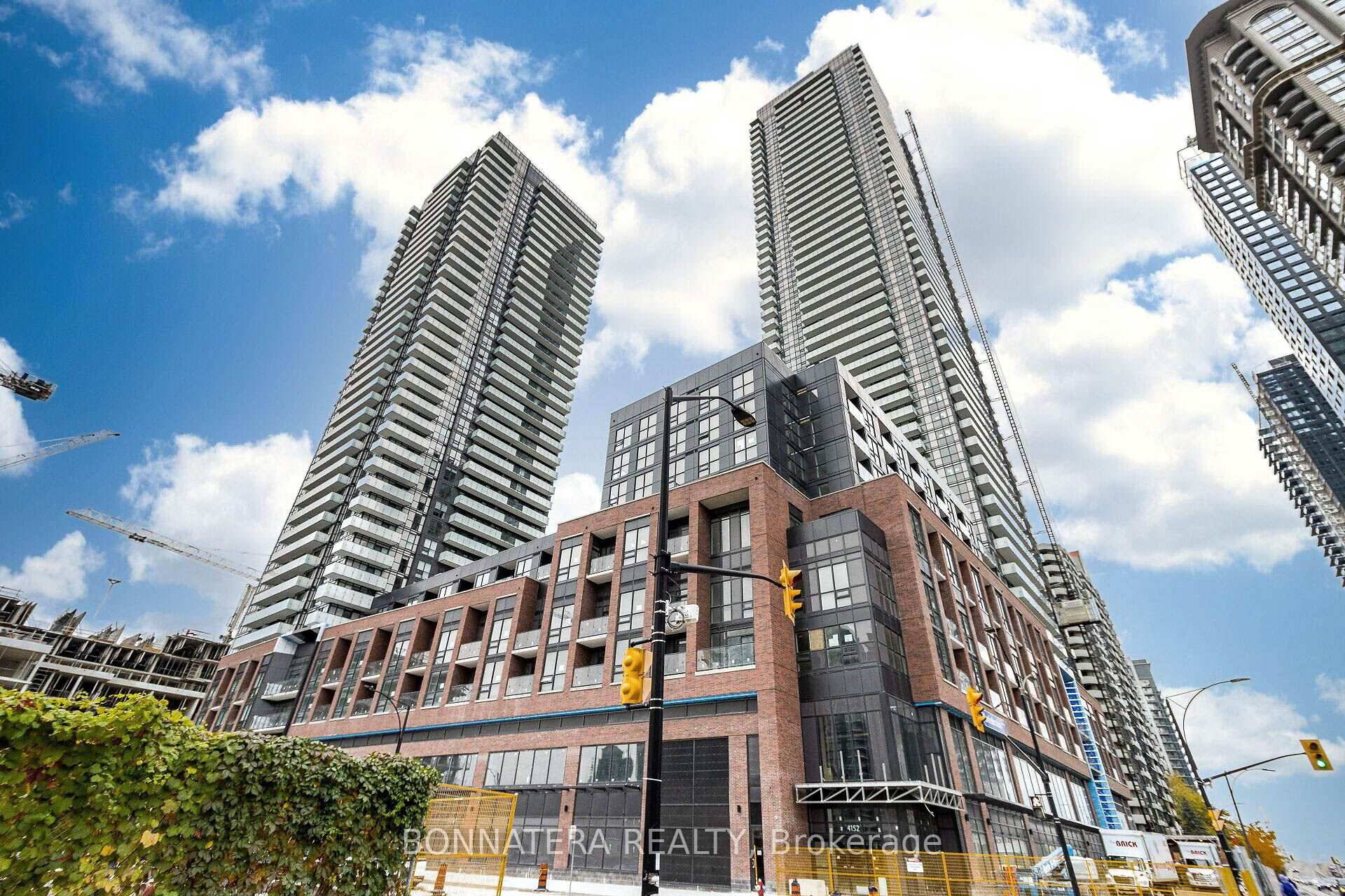 Welcome to this new condo located in the heart of Mississauga's vibrant Square One City Centre.
