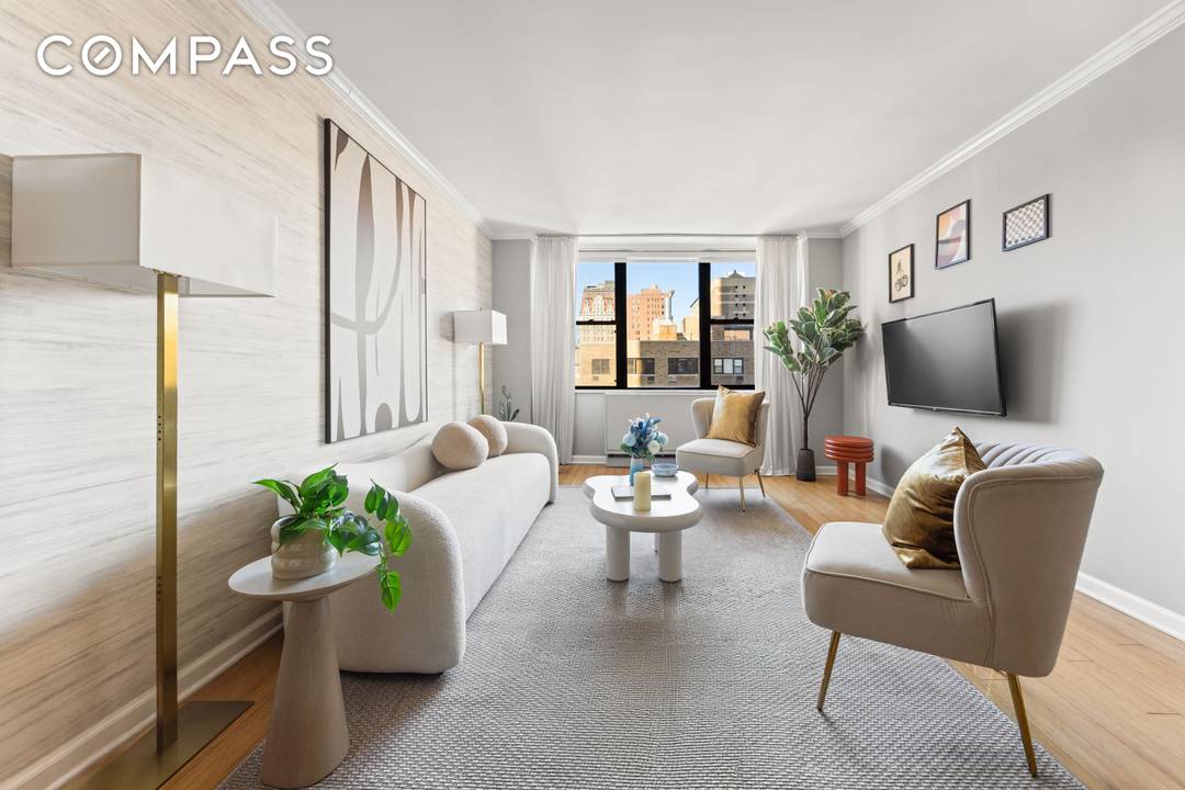 Perched on the 14th floor in prime Gramercy Park, this stylish, turnkey one bedroom offers elevated city living with sweeping western and northern exposures and a coveted glimpse of the ...