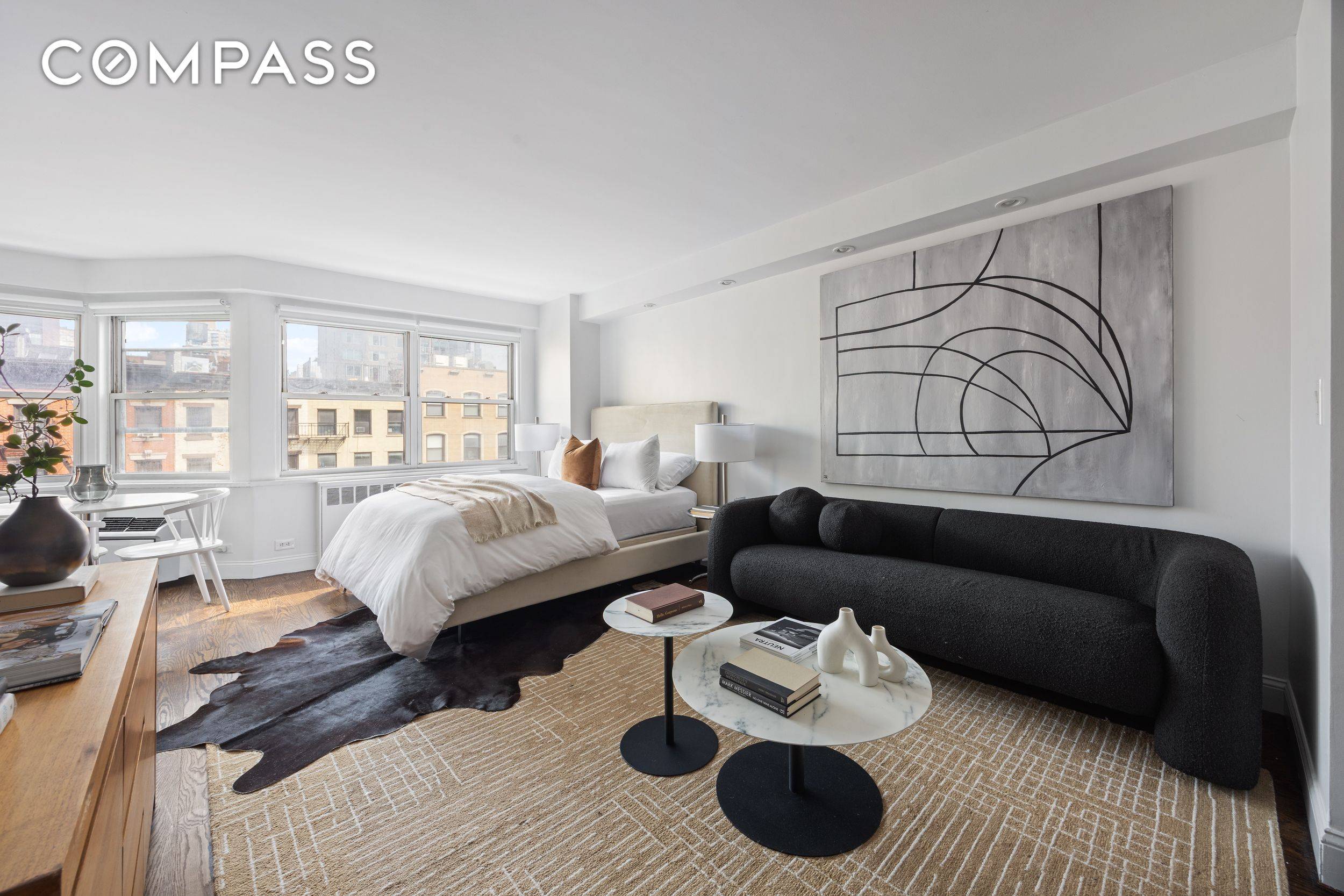 5F at 166 E 35th Street is a bright, recently renovated, 5th floor studio apartment in a full service elevator cooperative, conveniently located in the heart of Murray Hill.
