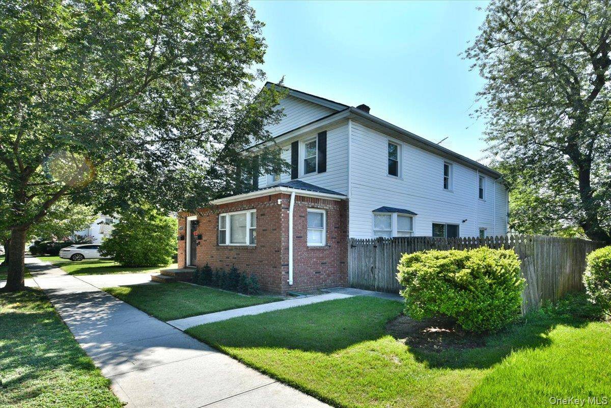 Beautiful well maintained legal 2 family home in the heart of williston park, first floor offer 2 Br 2 bath spacious LR DR and bright sunroom, 2nd floor features 3 ...