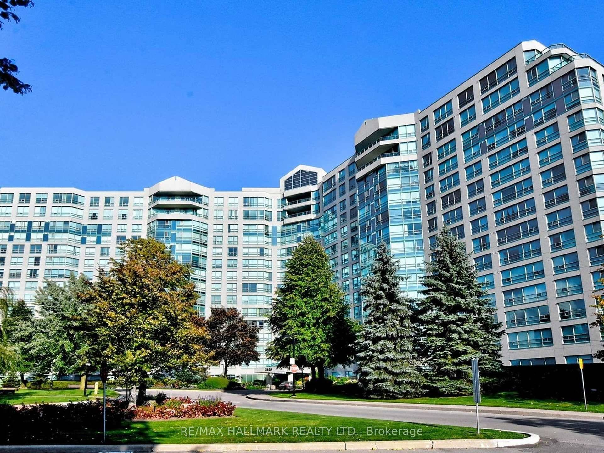 Bright amp ; spacious 1300 sq ft condo at Landmark.