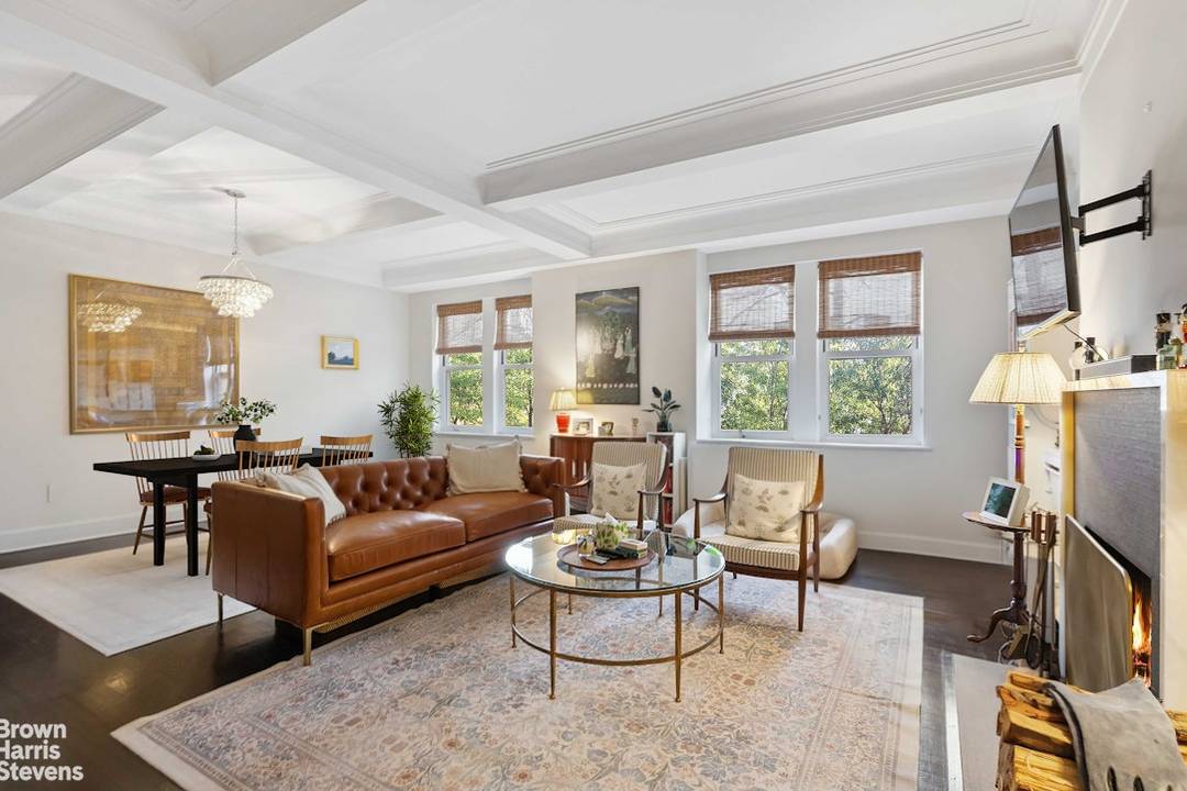 This grand New York two bedroom, two bath prewar residence blends Parisian elegance, classic prewar charm, and an enviable Upper East Side location all within a boutique, full service white ...