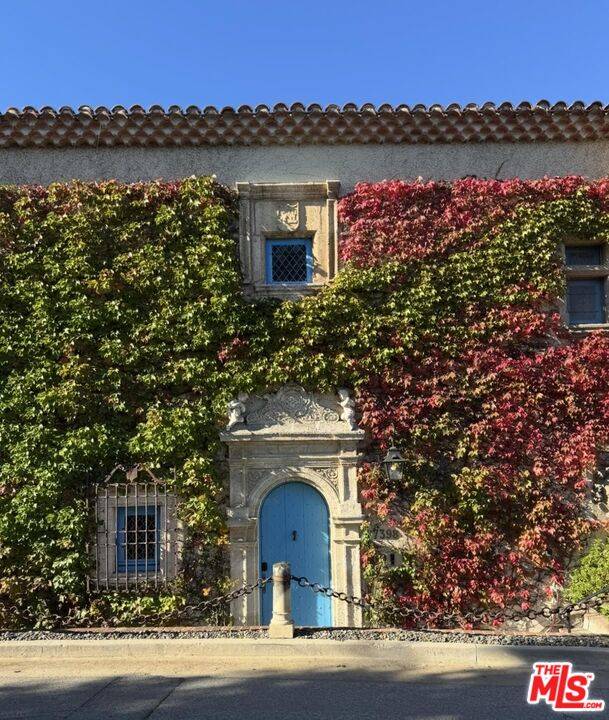 7398   Pyramid Pl 5BR Hollywood Hills East La