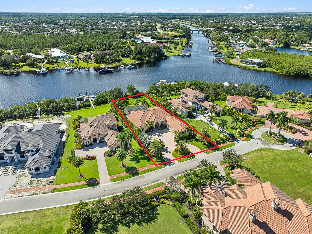 Boater's Paradise ! Deep water, ocean access, 16k lb.