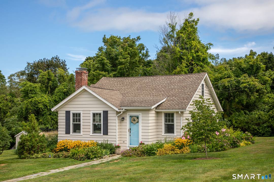 Experience the quintessential Litchfield County lifestyle in this beautifully renovated 1930s cottage.