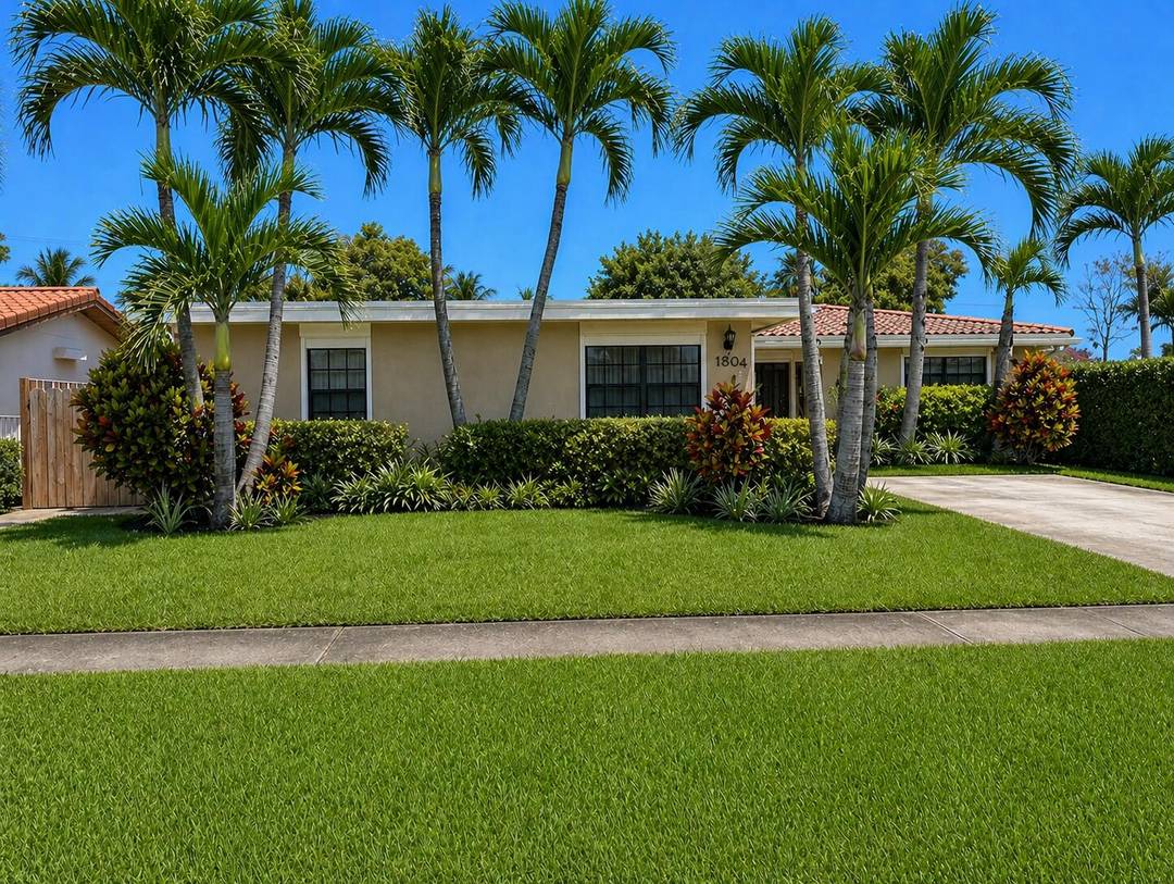 Imperial Point Hidden Gem 4 3 Split Plan Executive Residence 2, 083 Living SQ FT nestled within the highly sought after neighborhood.