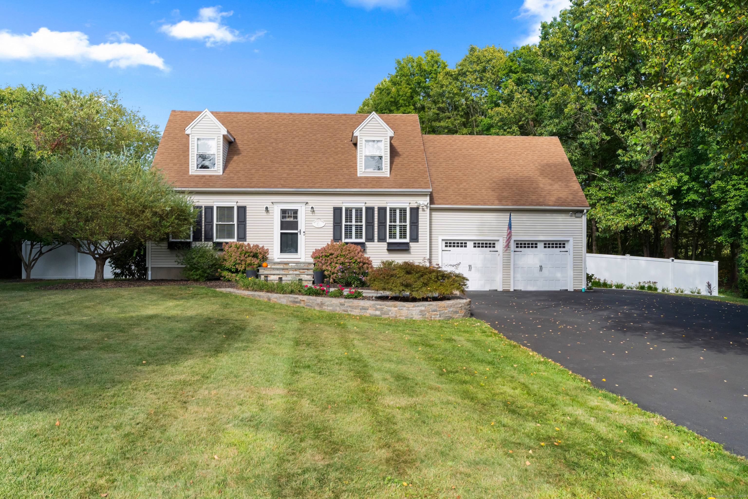An Experience in Privacy Beauty Gracefully placed at the end of a quiet cul de sac and set back from the road, this home feels like a true sanctuary.