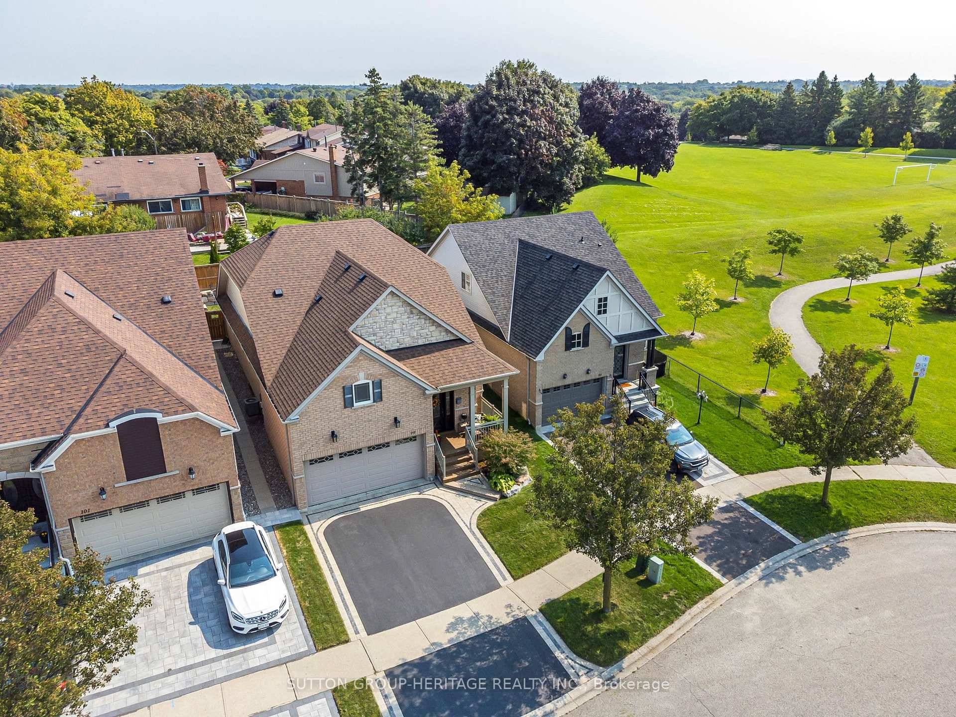 Welcome to this absolutely stunning 2 2 bedroom bungalow, nestled in one of the Whitby's most sought after high end neighbourhoods.