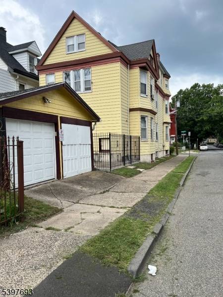 Vermont Ave Newark City New Jersey Multi-Story