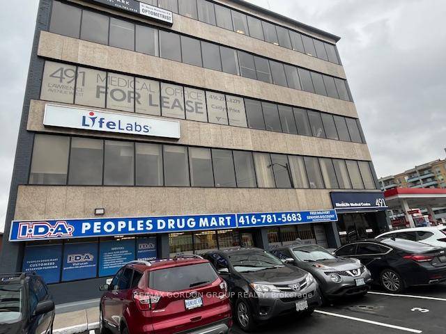 Excellent Location ! This 4 story Medilife Medical Centre is strategically situated at the bustling intersection of Bathurst Street and Lawrence Avenue West.