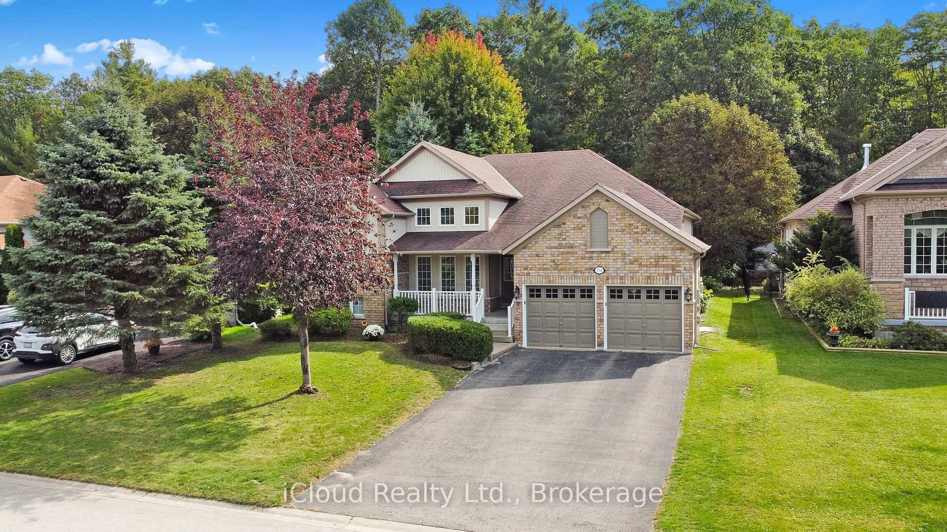 Nestled in a mature, quiet neighbourhood, this beautifully maintained 3 bedroom and 3 bathrooms with total living space of 3132 sq ft, detached home offers the perfect blend of comfort, ...