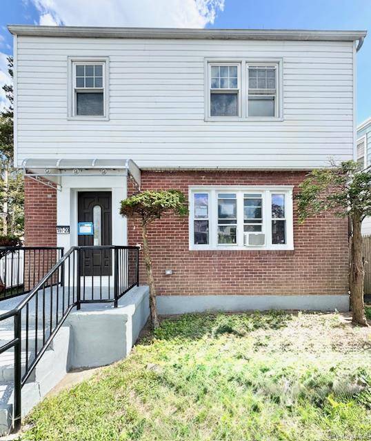 Welcome to this beautifully renovated detached Colonial situated on a spacious 40x100 corner lot in the heart of Saint Albans, Queens.