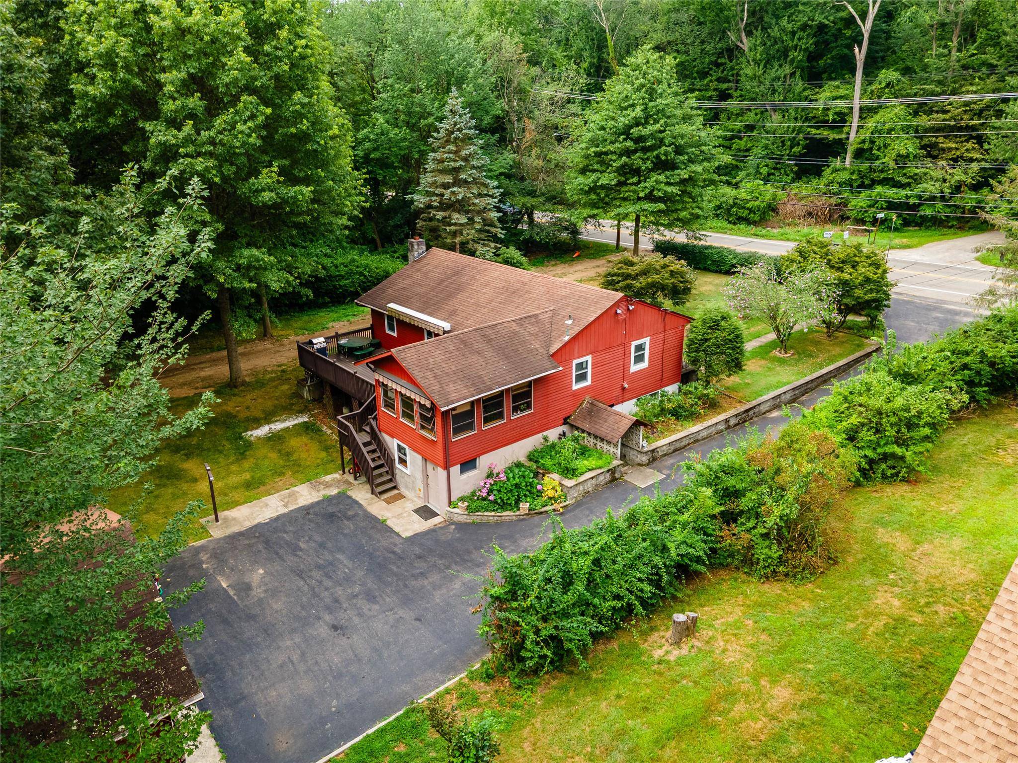 Charming Farmhouse Ranch in the Heart of Wappingers Falls !