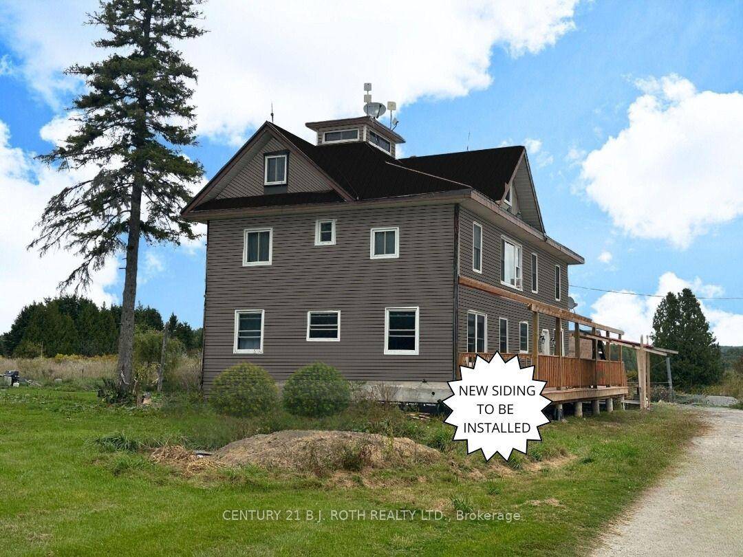 This property offers so much, so quit clicking just a moment and see if this multi plex on 2.