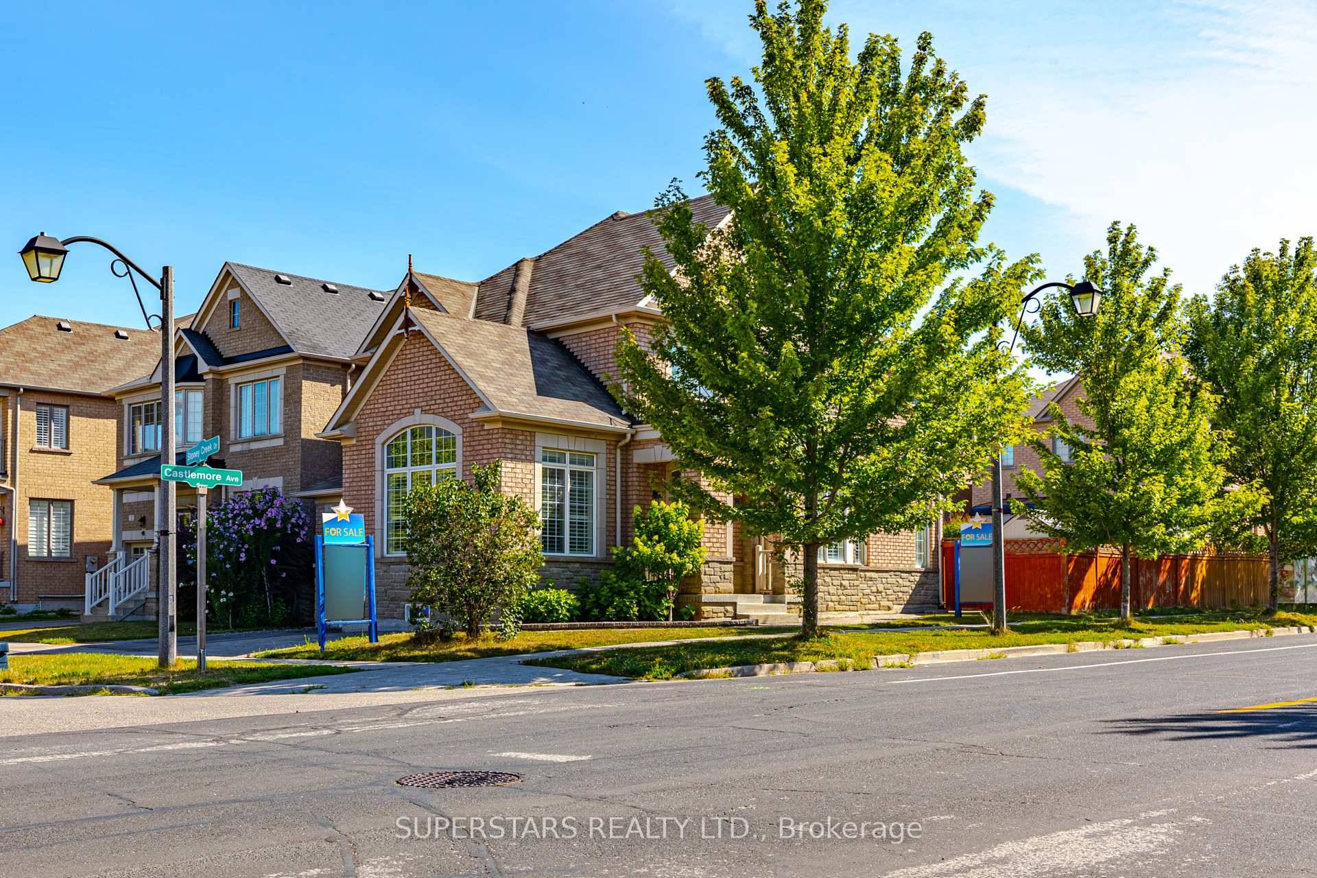 Nestled In The Highly Sought After Greensborough Community.