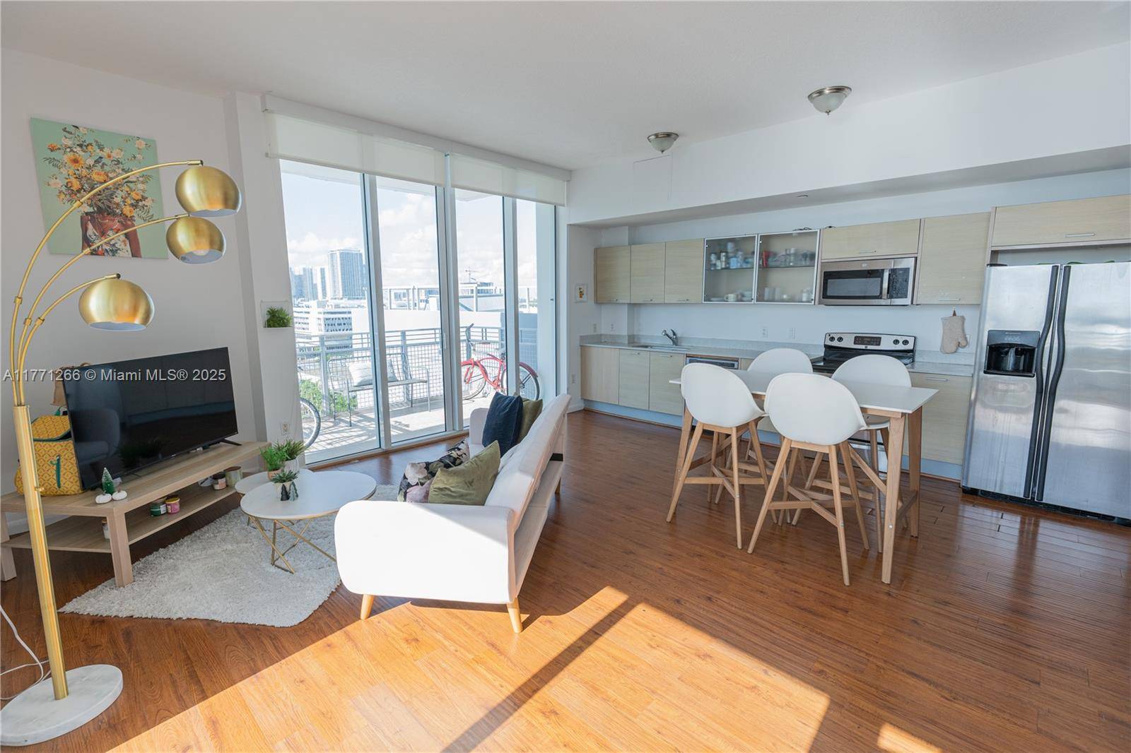 Stunning 2BD 2BA Condo in Prime Edgewater Location City 24 Condo Live in the heart of Miami, a boutique 15 story condo offering modern living just minutes from Wynwood, Design ...