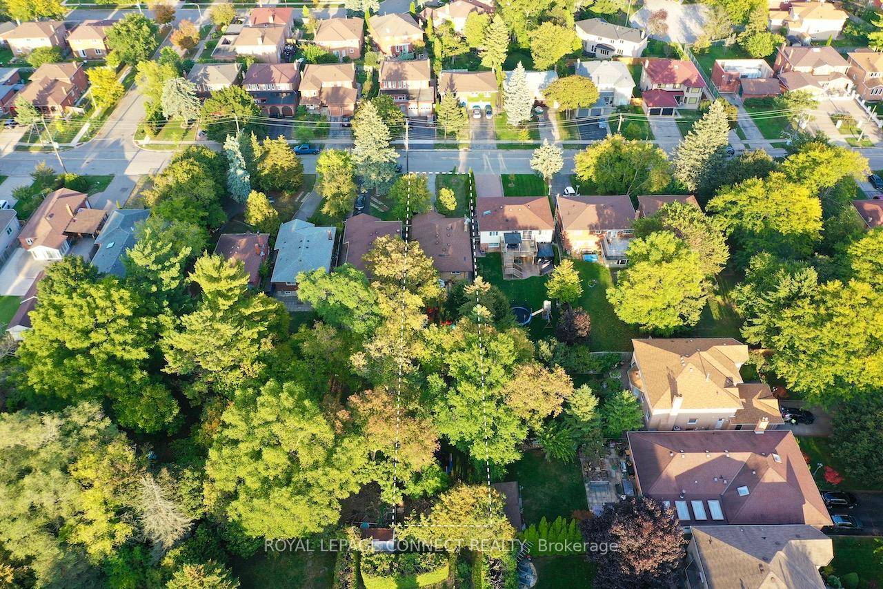 Situated south of Ellesmere in highly sought after Highland Creek.