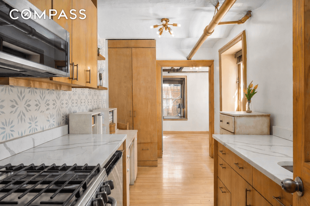 Charming garden level studio with in unit washer dryer, ideally located in the heart of the West Village.