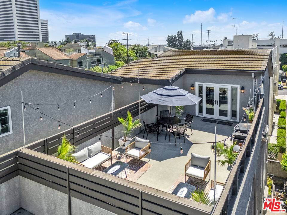 1431   CAMDEN AVE 2BR Beverlywood La