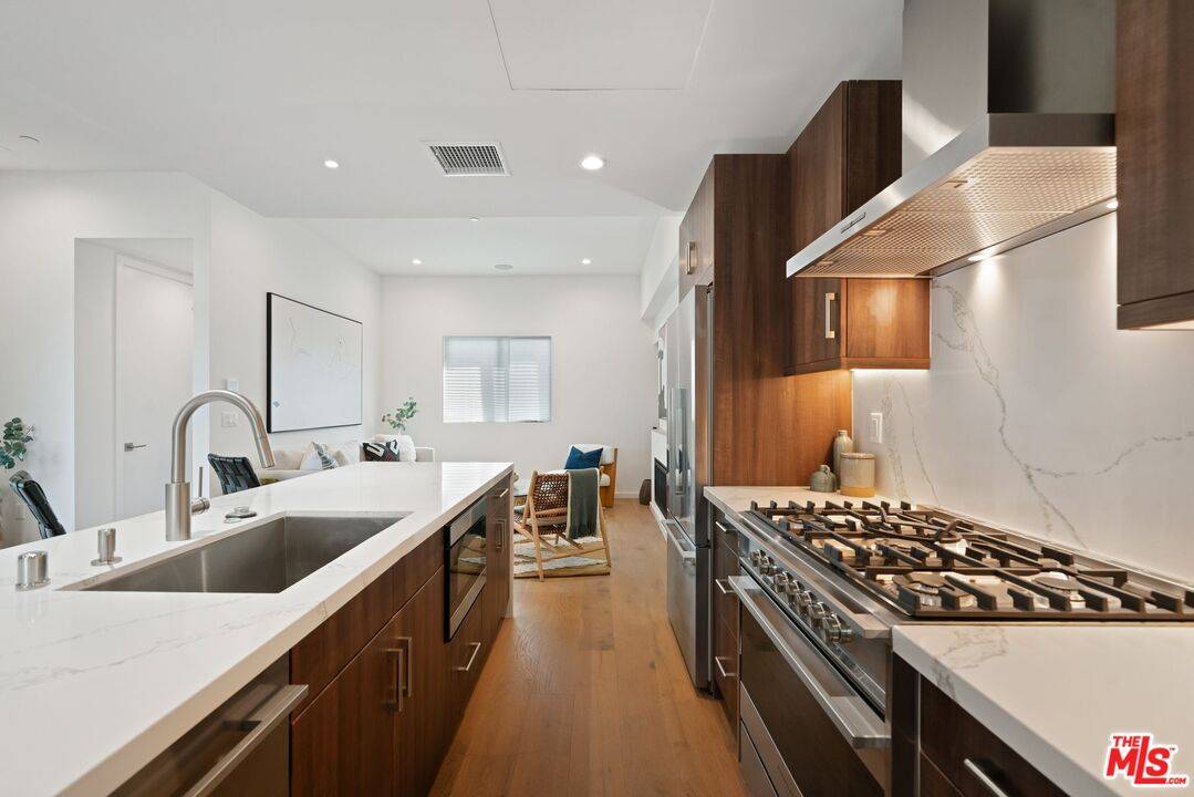 3810  S Verona Ct 4BR Marina Del Rey La