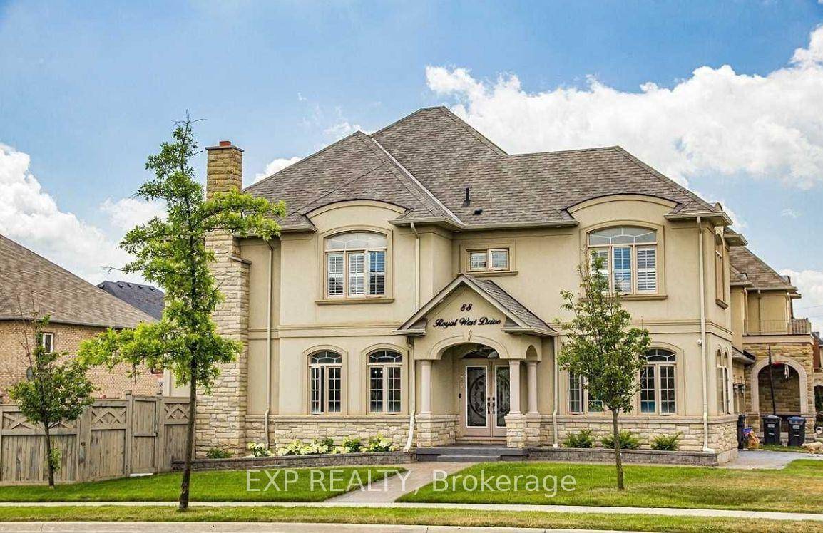 PRICED TO SELL ! Offer Welcome Anytime If You're Seeking a MODERN, SPACIOUS, LUXURY Home in a PRESTIGIOUS and CONVENIENT Neighborhood, This Is It !