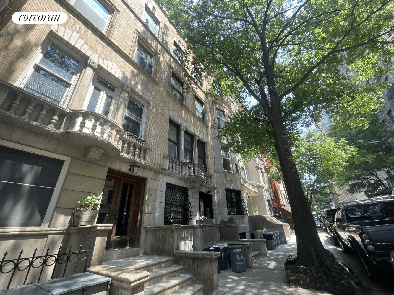 Welcome to 313 West 78th Street your tranquil 1 bedroom apartment nestled in a quiet and serene townhouse in the heart of the Upper West Side.