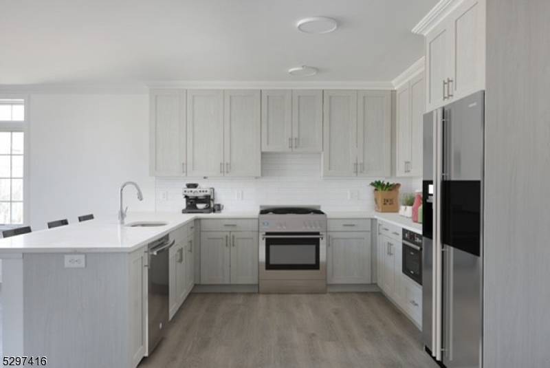 Welcome to Central Park at 500 Central Avenue.