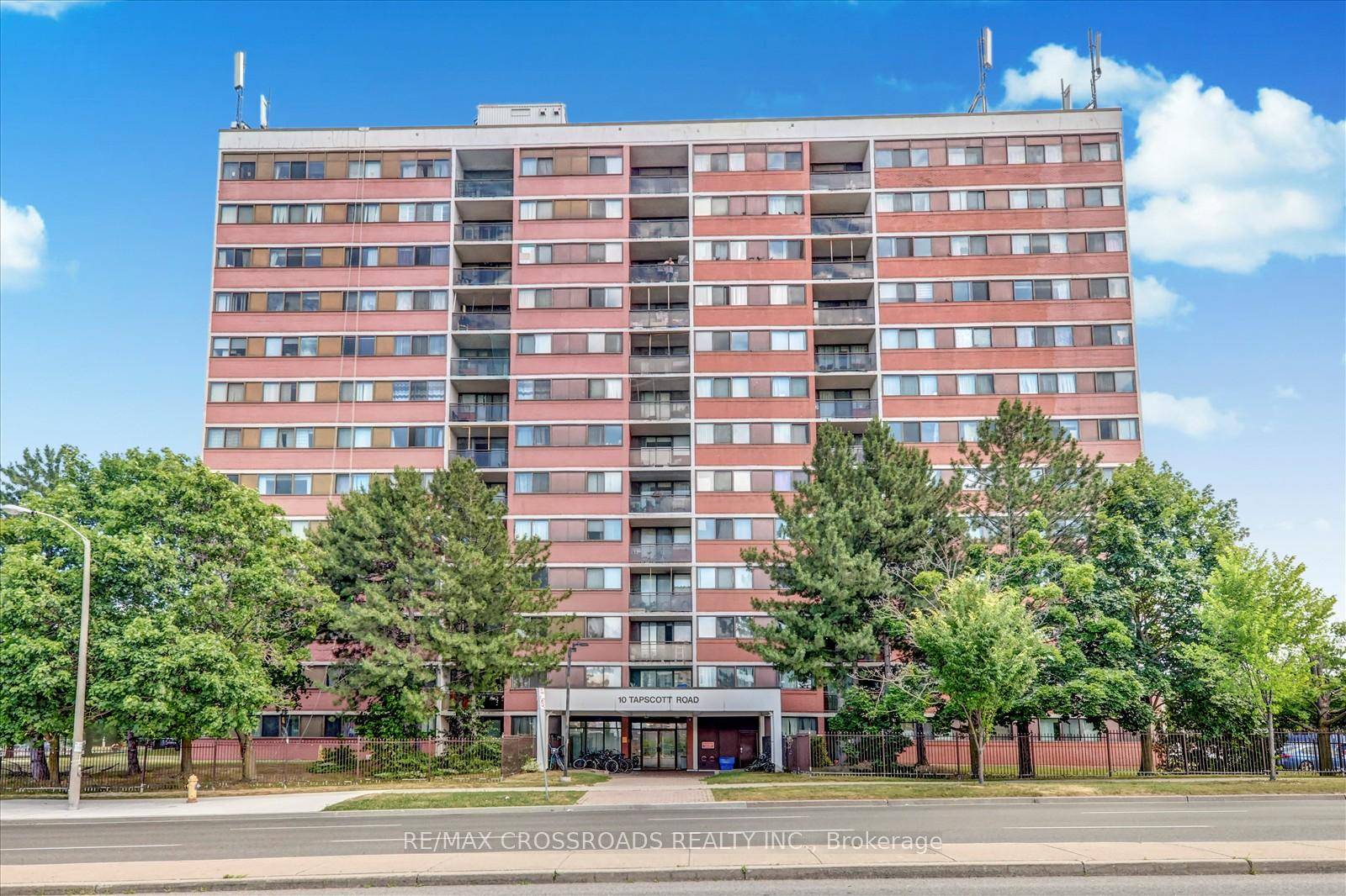 This Sun Filled 2 Bedroom and 2 Bathroom Condo Apartment is Located In A Highly Desirable Neighborhood.