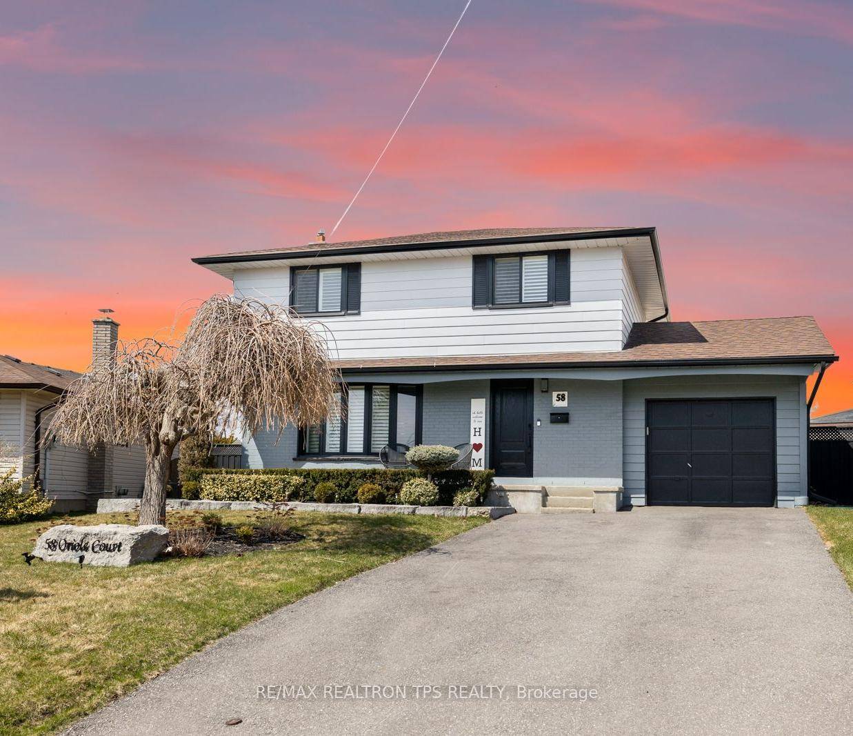 Welcome to 58 Oriole Court, a stunning turnkey home located at the end of a quiet cul de sac in one of the areas most desirable family friendly neighbourhoods.