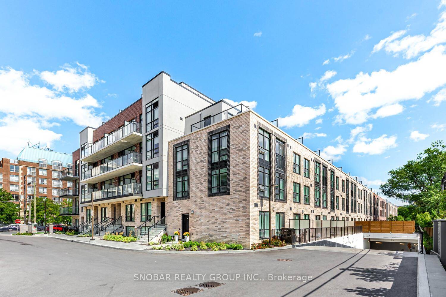 Rarely available end unit in Wilson Heights !
