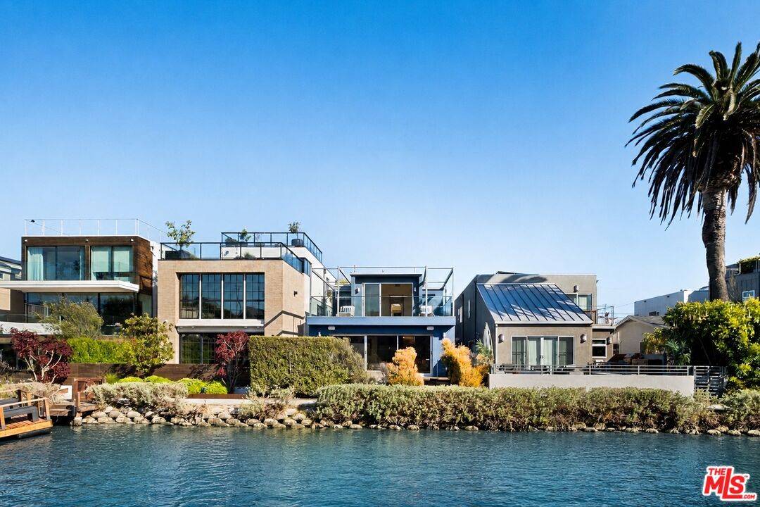 230   Carroll Canal 3BR Marina Del Rey La