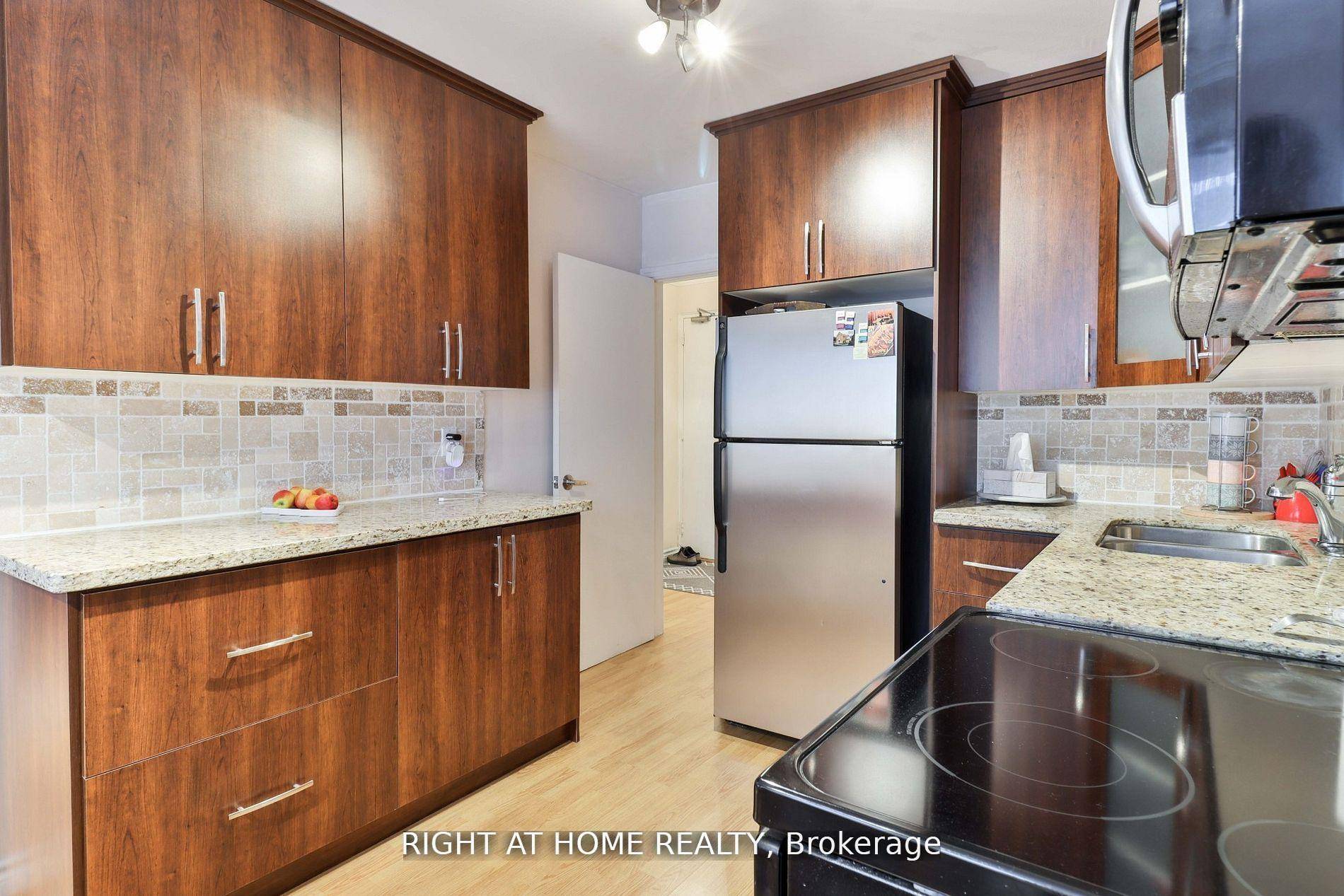 Beautiful Home In A Multi Million Dollar Neighborhood !