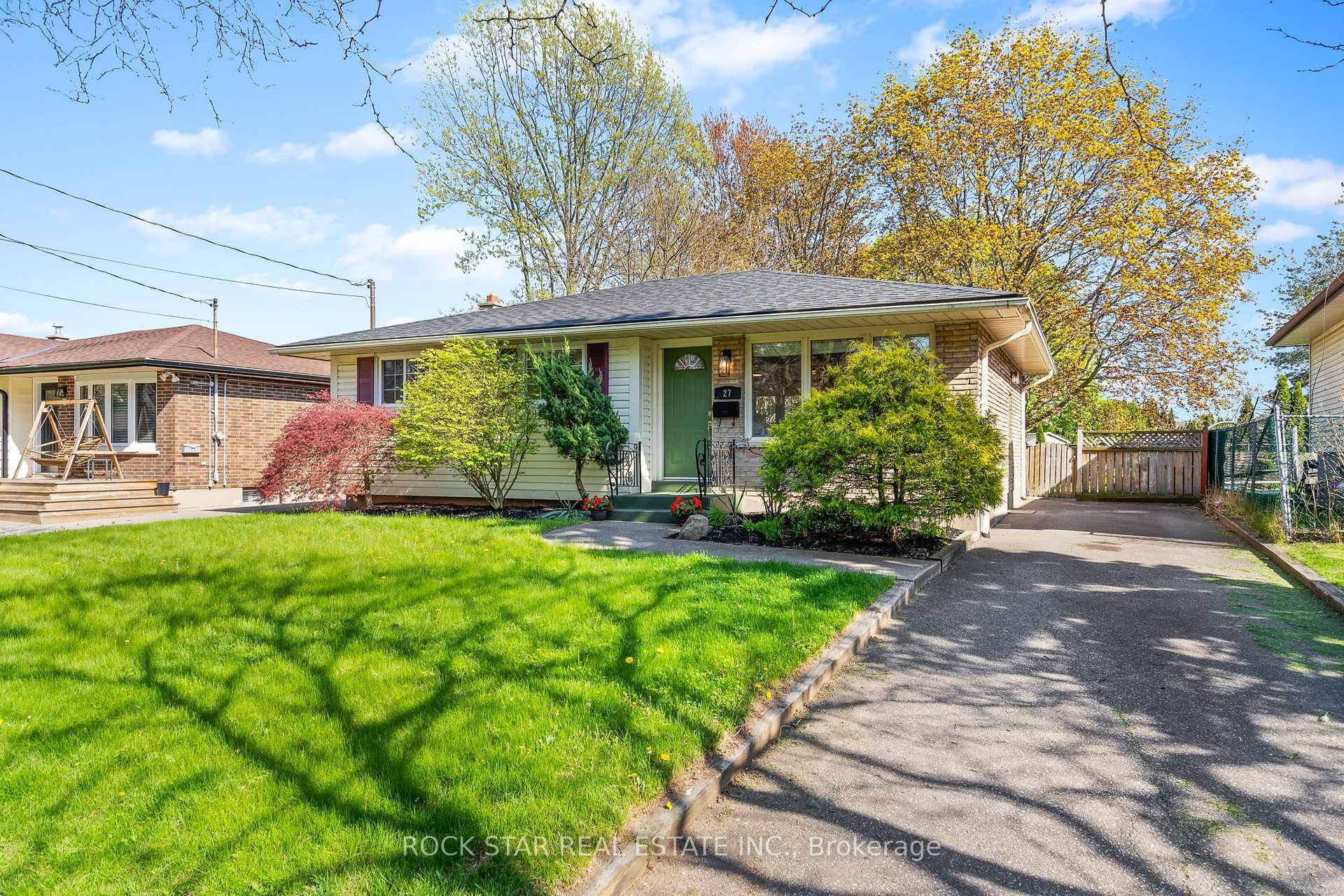 Fantastic North St. Catharines neighborhood combined with amazing Sunset Beach lifestyle.