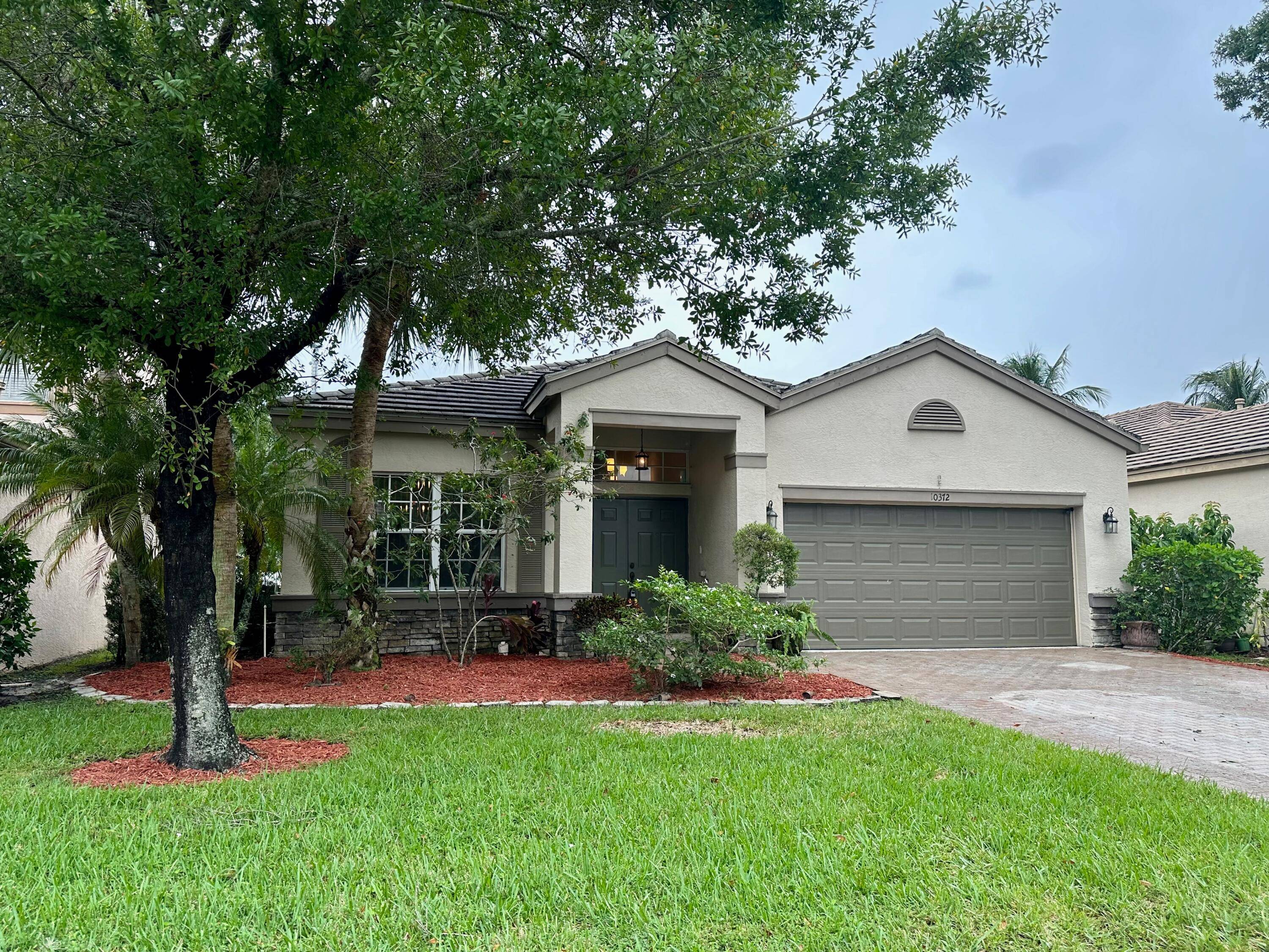 Comfortable 3 bedroom 2 bath home with 2 car garage in desirable Thoroughbred Estates.