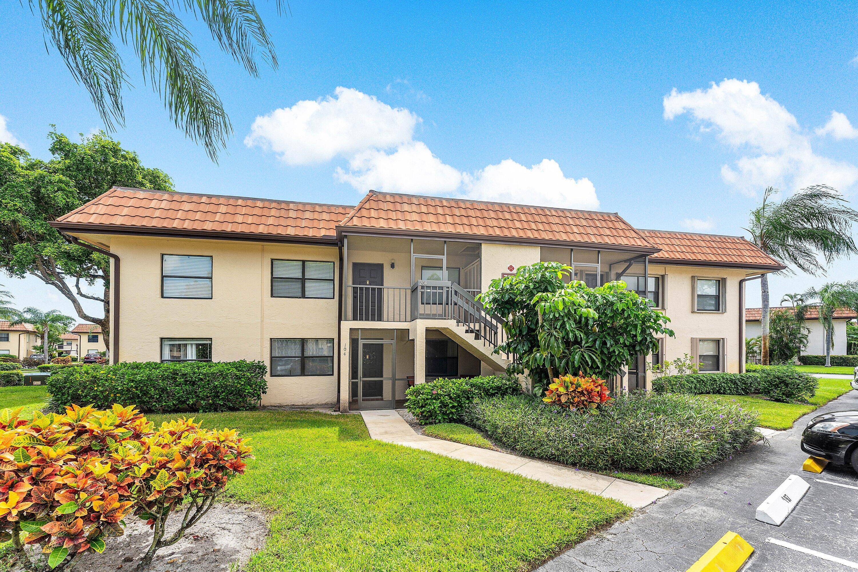 Move in ready 1st floor condo in a desirable 55 building !