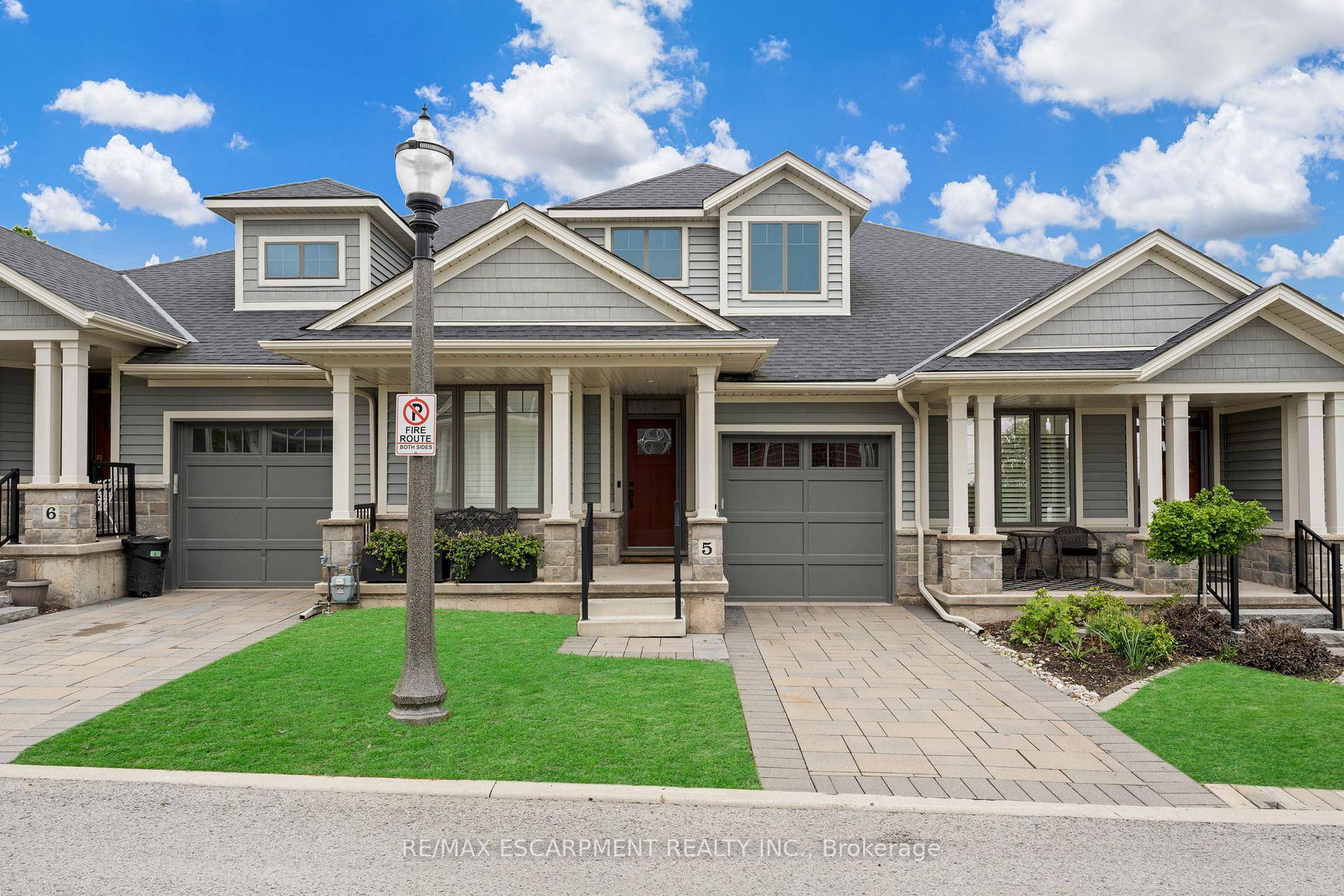 Welcome to maintenance free living in the heart of wine country !